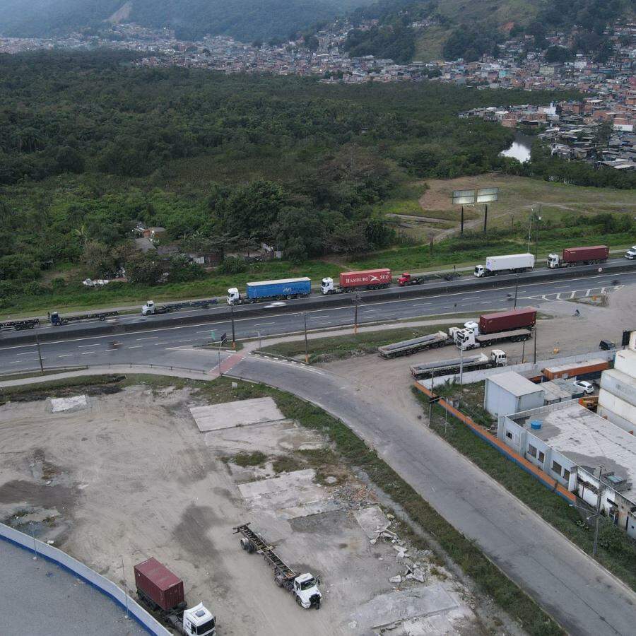 Áreas de 59,5 mil metros quadrados em Guarujá serão usadas para obras de expansão da Perimetral