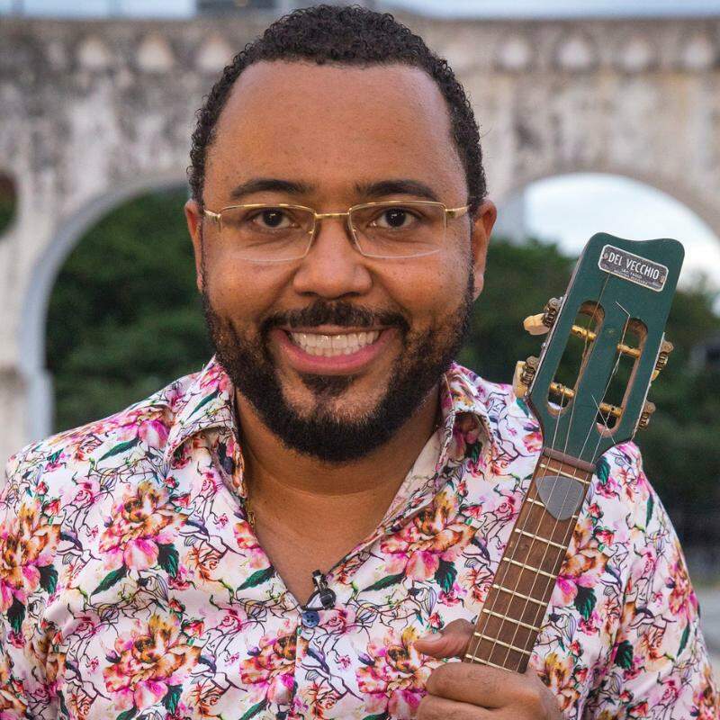 Dudu Nobre leva seus sucessos ao palco neste domingo, às 21 horas, em Guarujá
