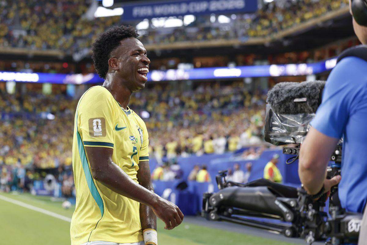 CBF protesta à Fifa contra gol anulado de Vini Jr. na Copa e cita lance de gol de Messi
