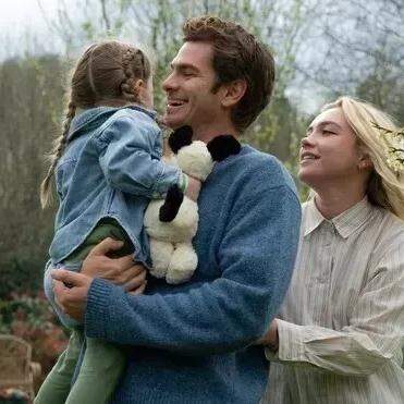 Todo Tempo que Temos é estrelado por Florence Pugh e Andrew Garfield, e está disponível no Prime Vídeo