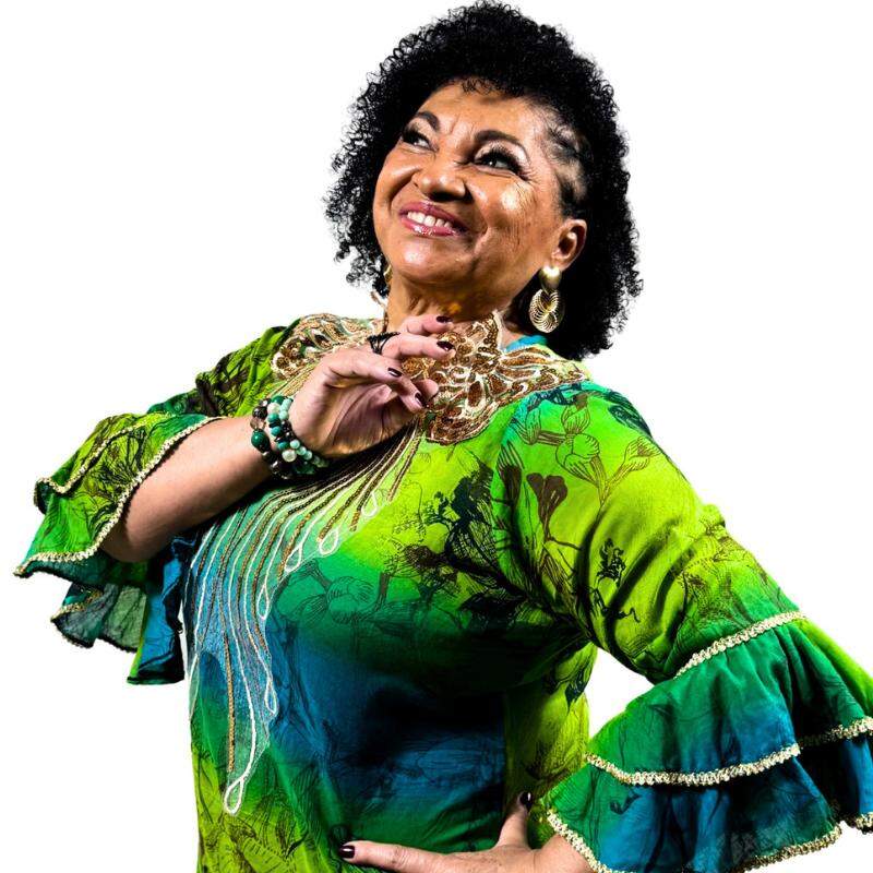 Cantora Diana apresenta um espetáculo que revisita sua trajetória