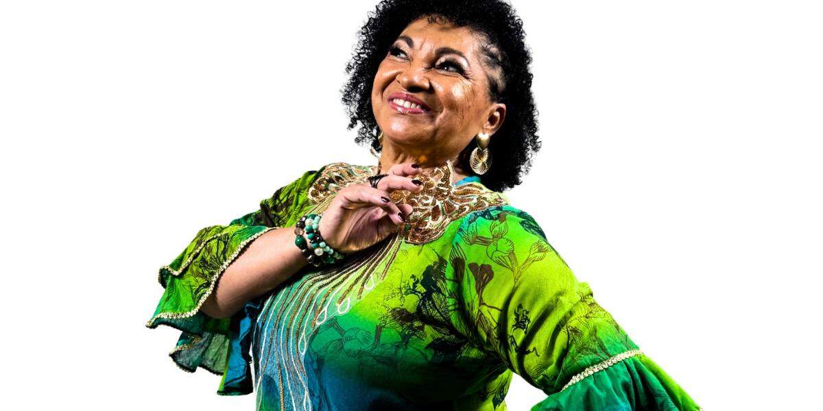 Cantora Diana apresenta um espetáculo que revisita sua trajetória