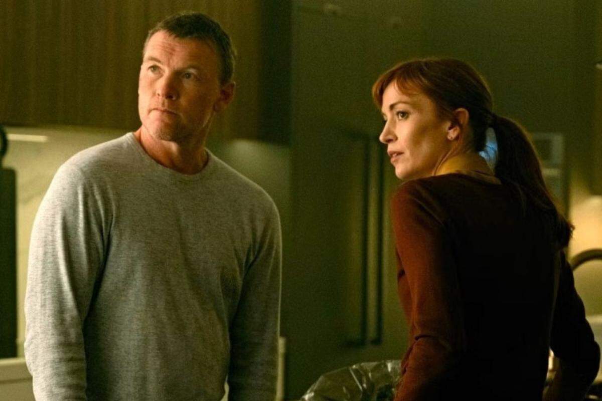 Sam Worthington e Britt Lower estrelam novo thriller de Harlan Coben