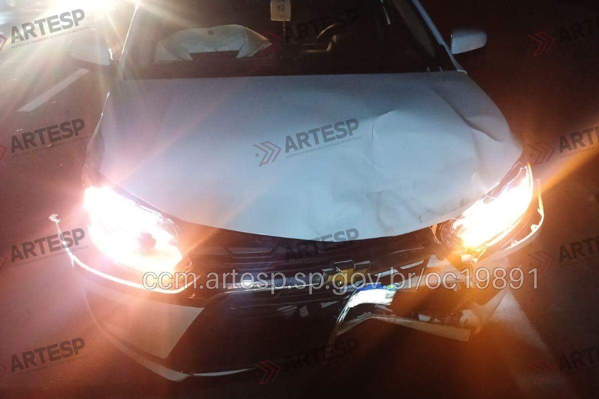 Carro modelo Chevrolet Corsa foi o primeiro a atingir a charrete