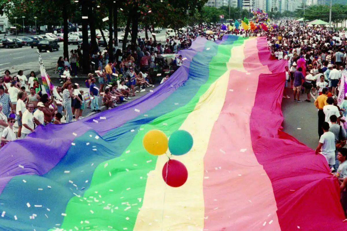 Dia do Orgulho LGBTQIA+: conheça marcos da luta por direitos no Brasil