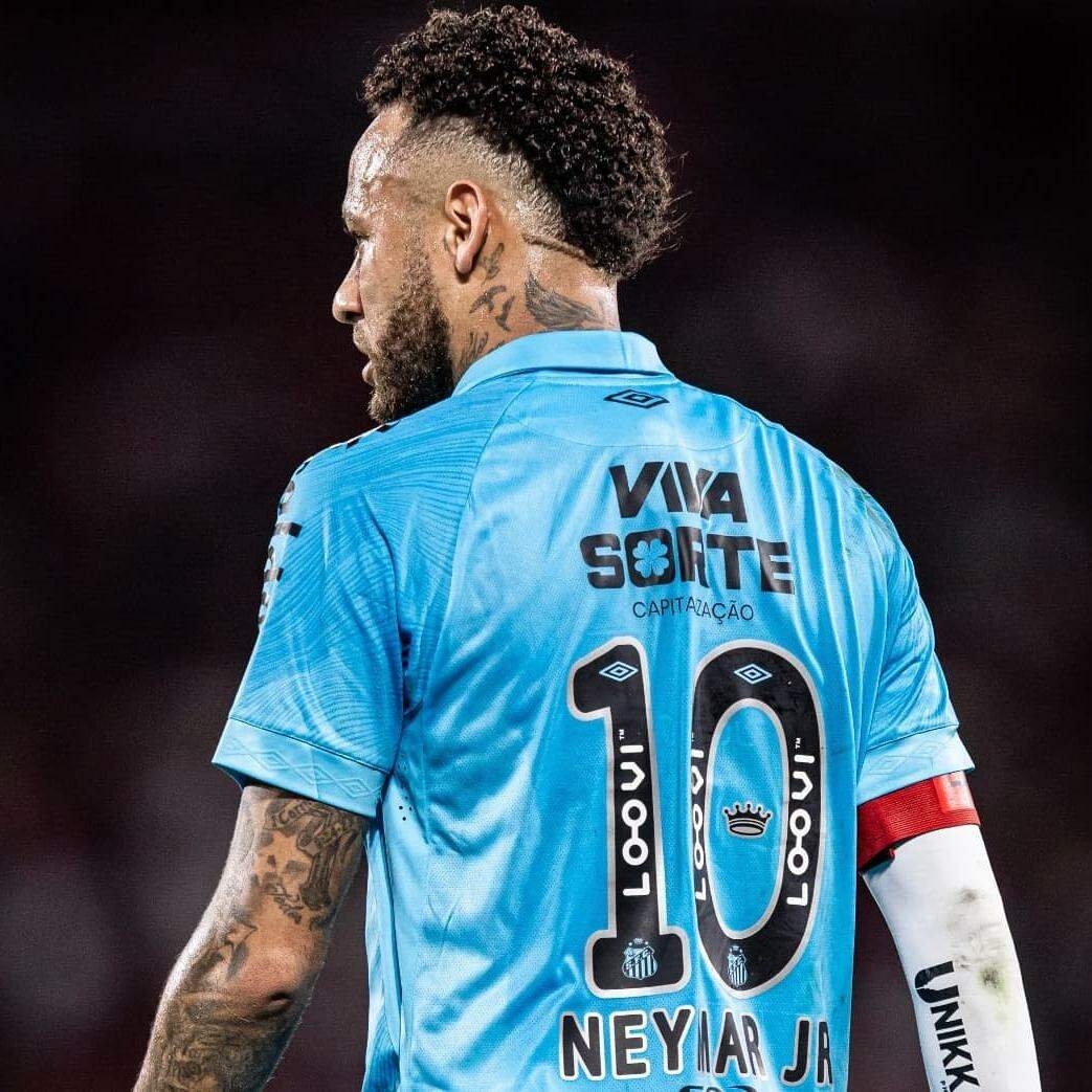 A camisa azul foi a mais vendida do Santos, desde o lançamento, no ano passado