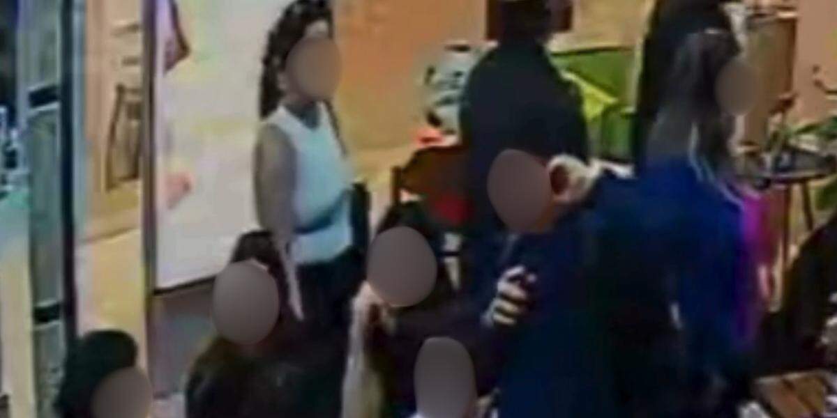 A ação criminosa durou poucos minutos no shopping de São Vicente