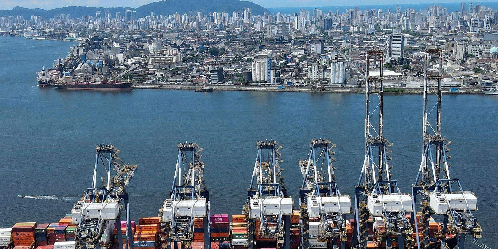 Segundo o estudo, a maior parte dos desafios enfrentados pelos portos brasileiros possui caráter estrutural e exigirá respostas permanentes