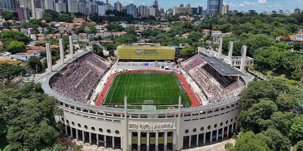 O Santos voltará a jogar na Mercado Livre Arena Pacaembu, em São Paulo, depois de seis anos