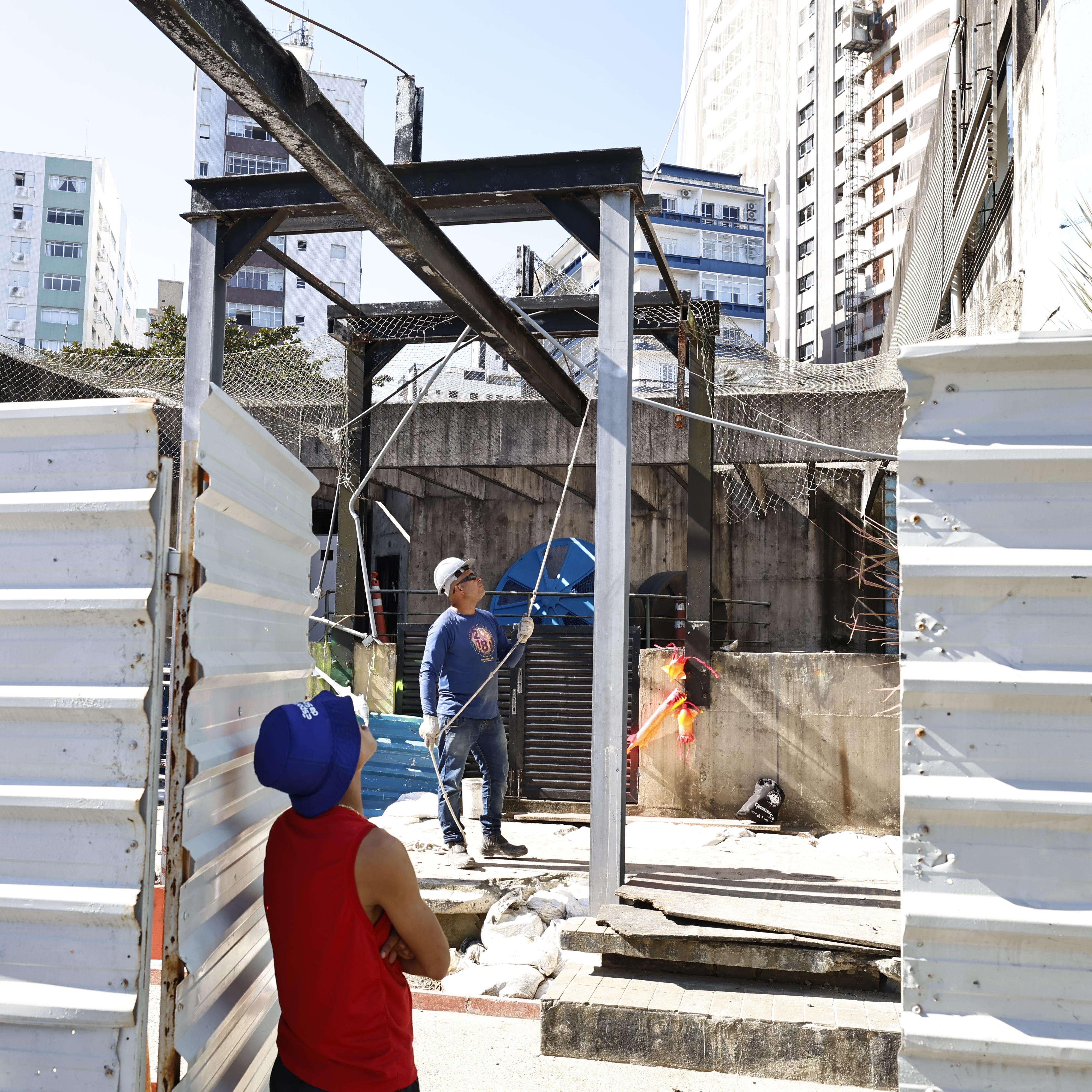 Revitalização do Aquário de Santos começou em junho do ano passado, mas empresa que venceu a licitação não cumpriu o cronograma: apenas 9% do previsto