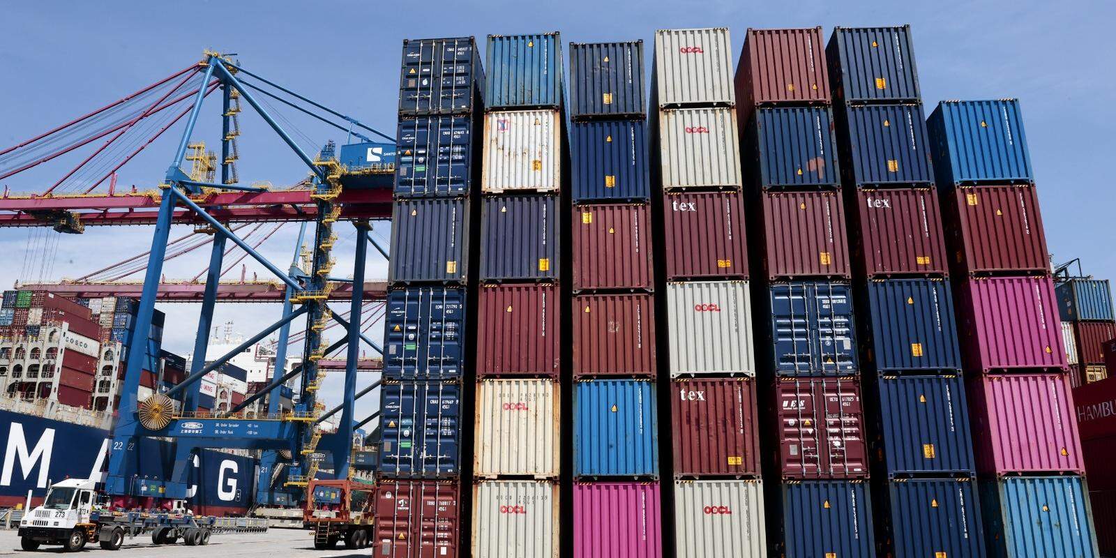 Com a modernização das instalações portuárias, complexo santista superou 5,9 milhões de TEU em 2025