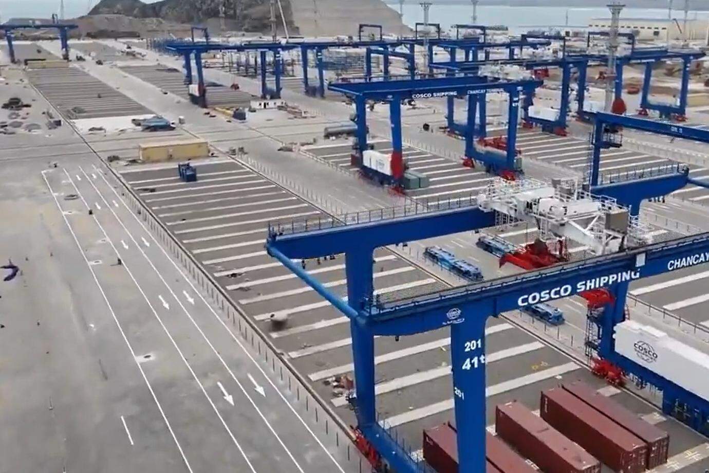 O maior porto brasileiro fica no Peru 
