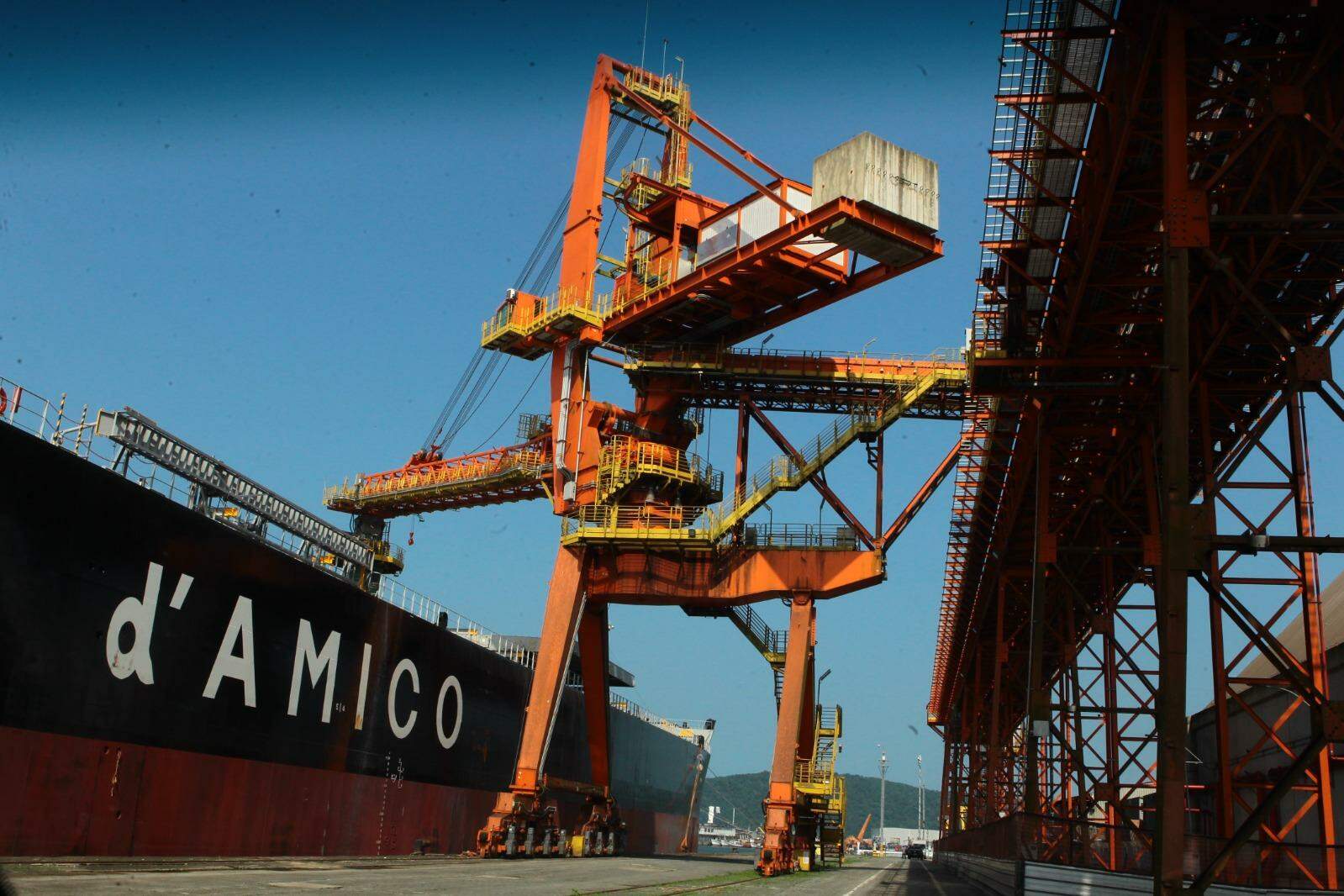 Embarque de soja: principal produto exportado pelo Brasil chegou a 108 milhões de toneladas em 2025