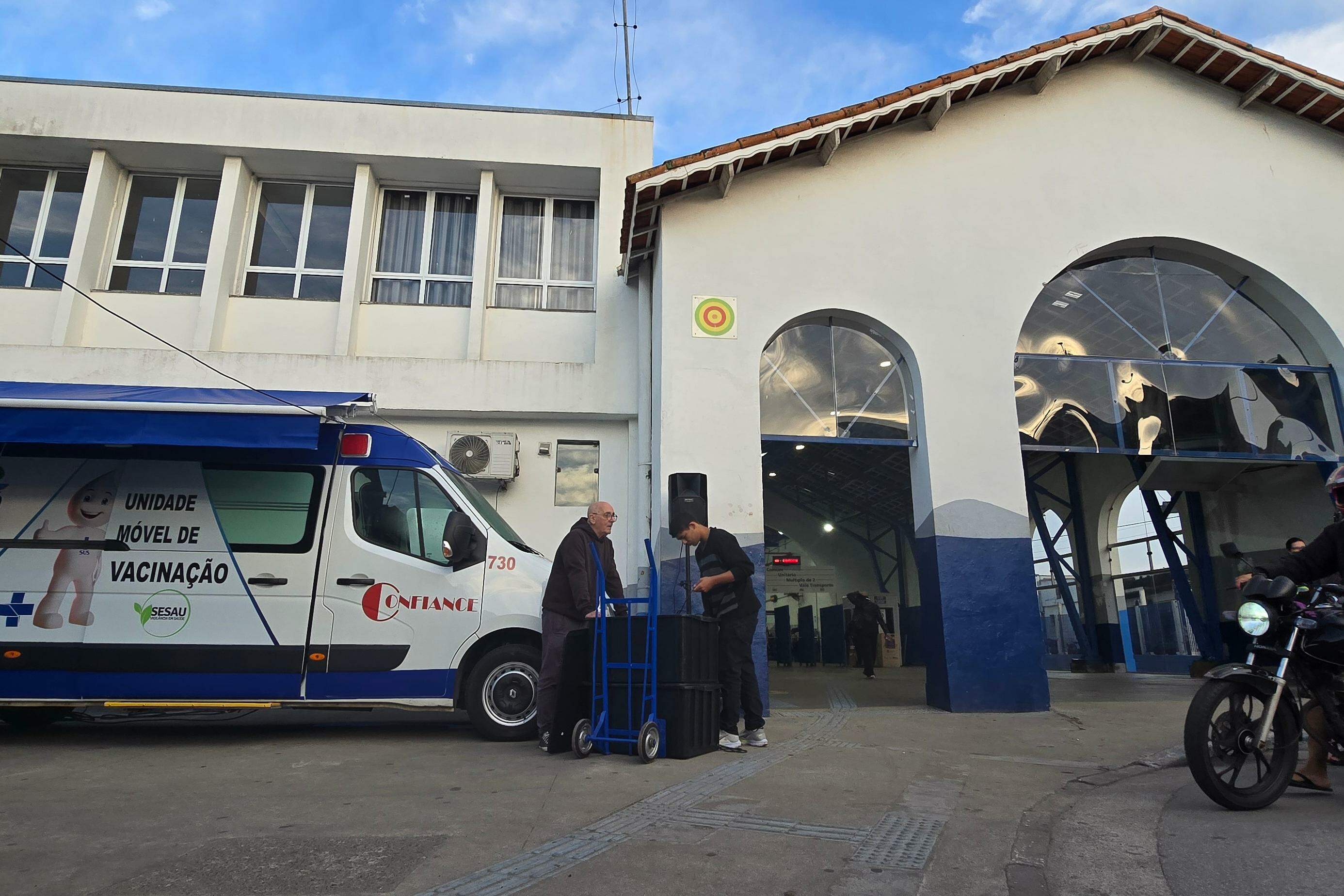 Prefeitura inaugurou na última semana uma van equipada para o serviço de vacinação
