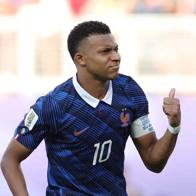 Mbappé rebate retranca do Paraguai após classificação da França: 'Mandamos eles à m... também'