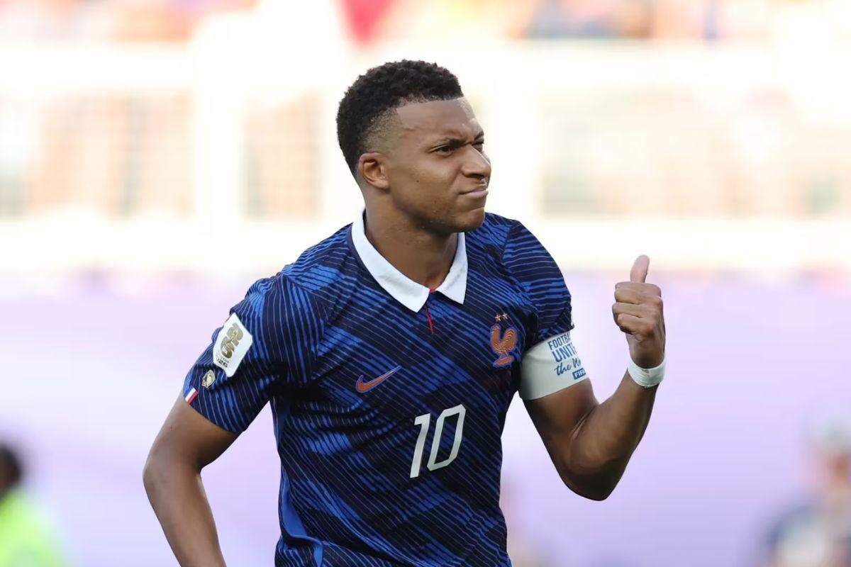 Mbappé rebate retranca do Paraguai após classificação da França: 'Mandamos eles à m... também'