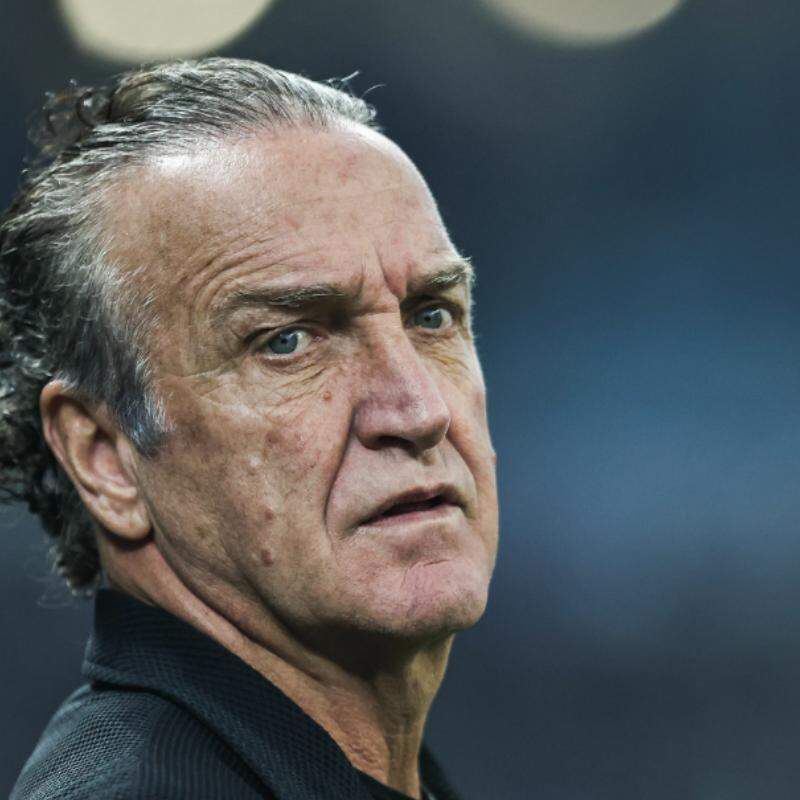Cuca (foto) promoveu testes na equipe do Santos durante amistoso no Pacaembu