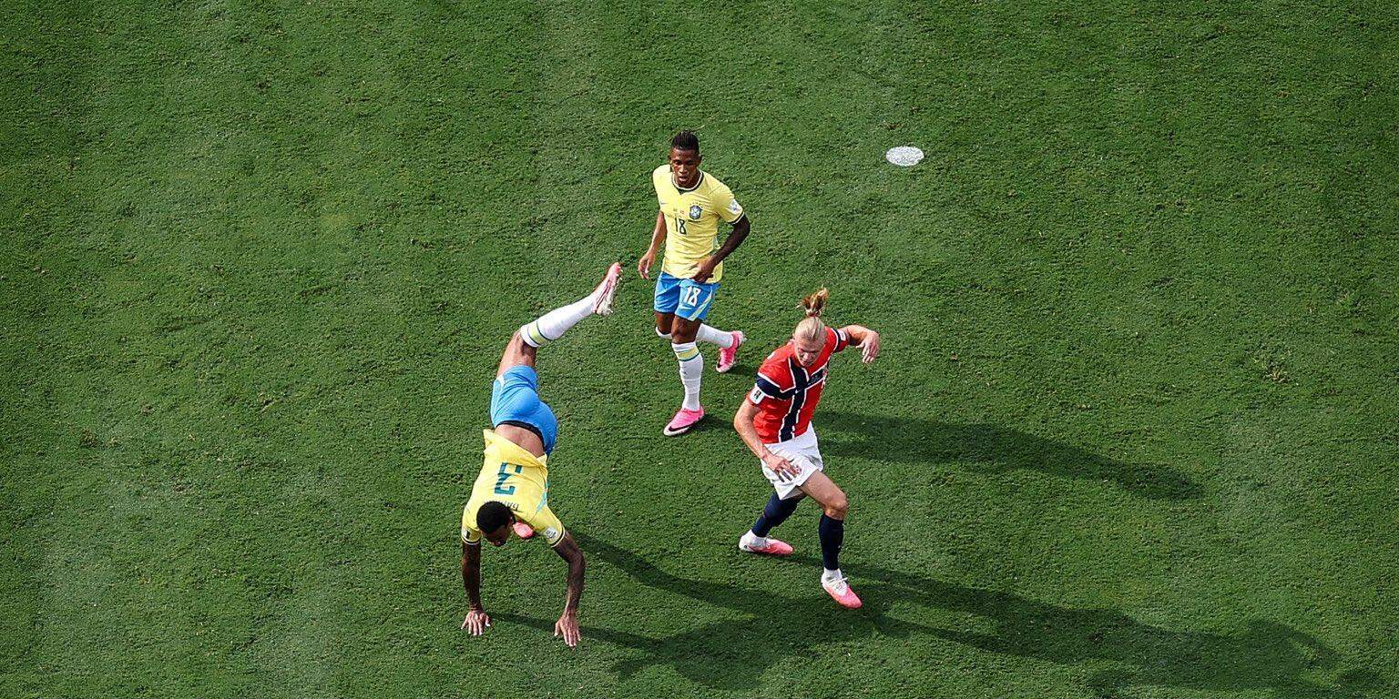 De cabeça, Haaland abriu o placar e iniciou a classificação da Noruega para as quartas de final