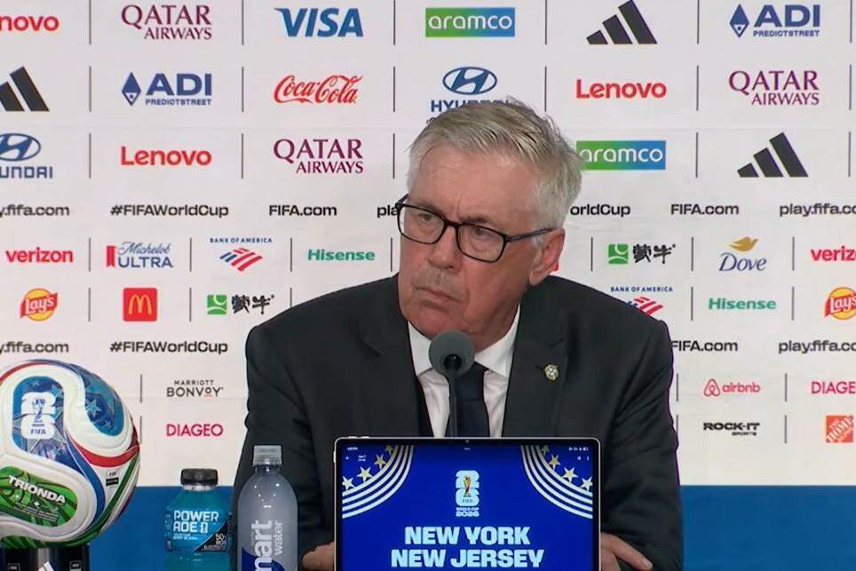 Ancelotti lamenta eliminação e já projeta novo ciclo: "Não é o fim"