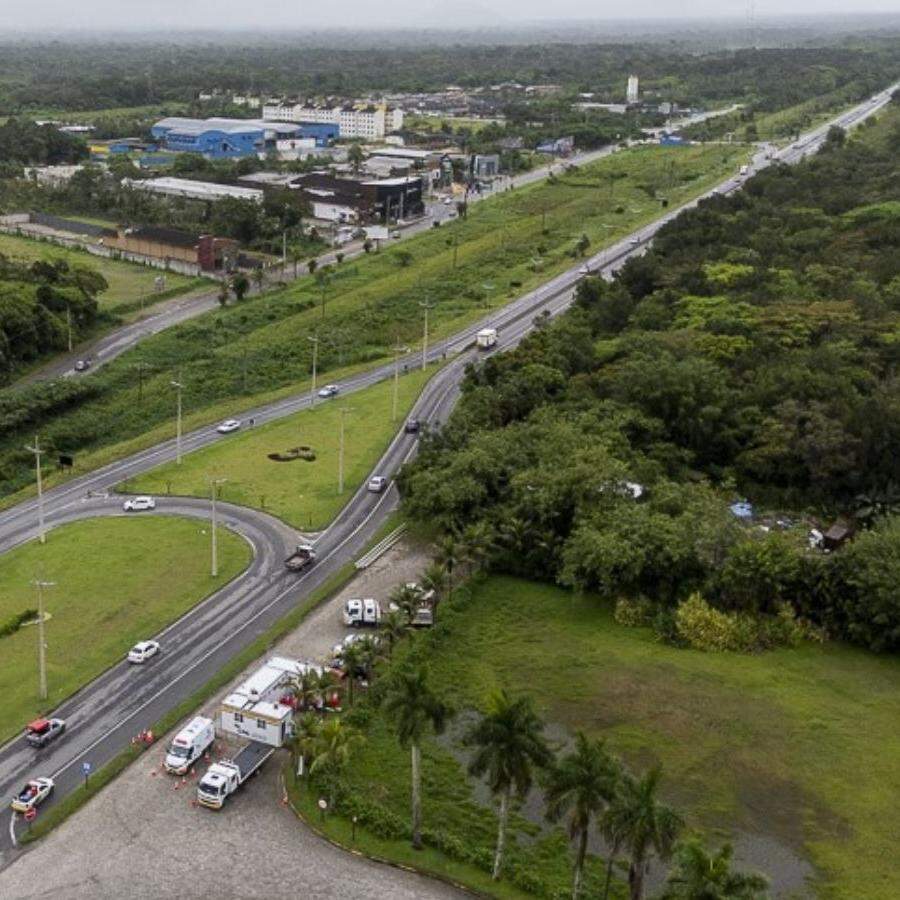 Acidente ocorreu na Rodovia Rio-Santos, em Bertioga
