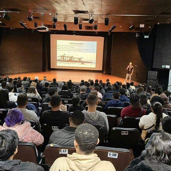 A 2ª turma do curso gratuito de Capacitação Logística Portuária, com 350 alunos, foi no dia 17 de junho