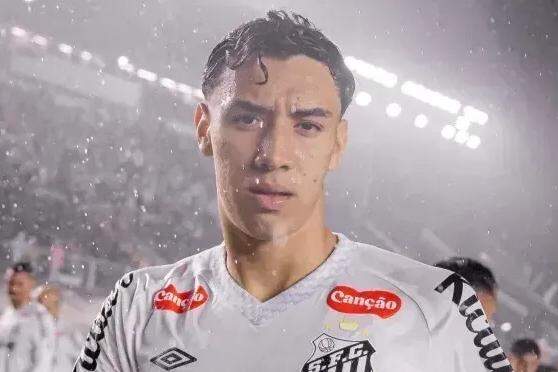 O meia Gabriel Bontempo trata de incômodo na região do púbis