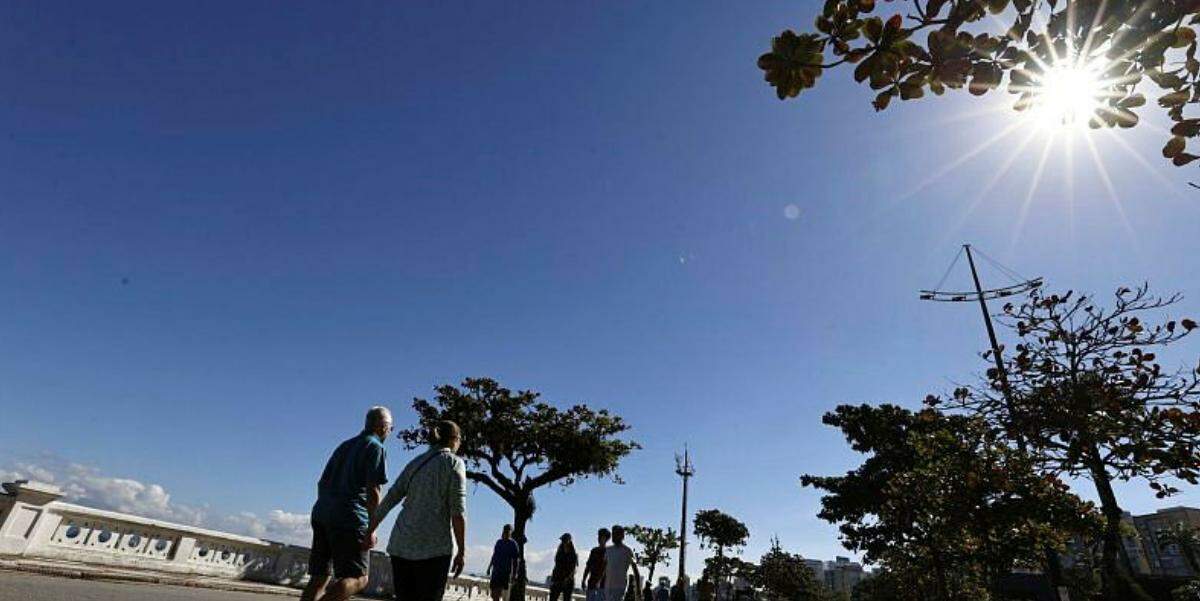 Temperaturas prometem subir no litoral de São Paulo a partir de quarta-feira (15); na sexta (17), máxima de até 28°C na Baixada Santista