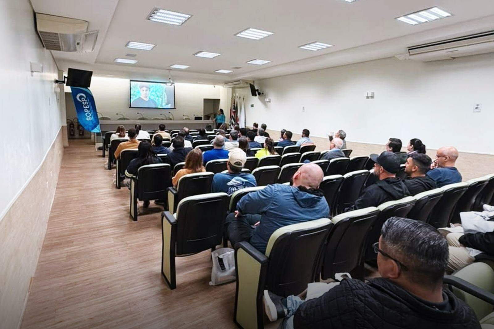 O evento contou com a participação de profissionais das áreas de Segurança, Saúde Ocupacional e Meio Ambiente que atuam nas operações portuárias