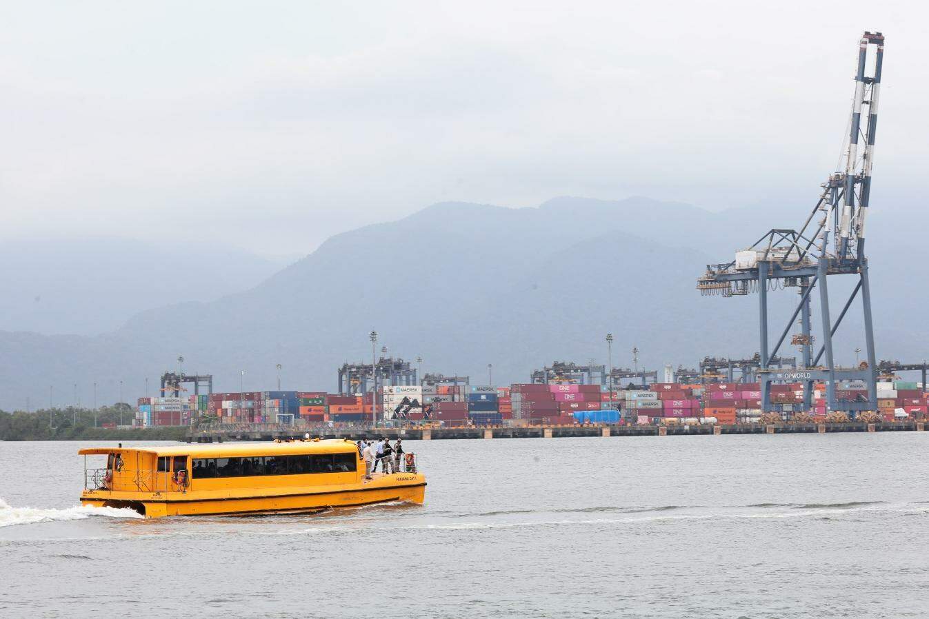 Embarcações devem atender rotinas da Autoridade Portuária de Santos