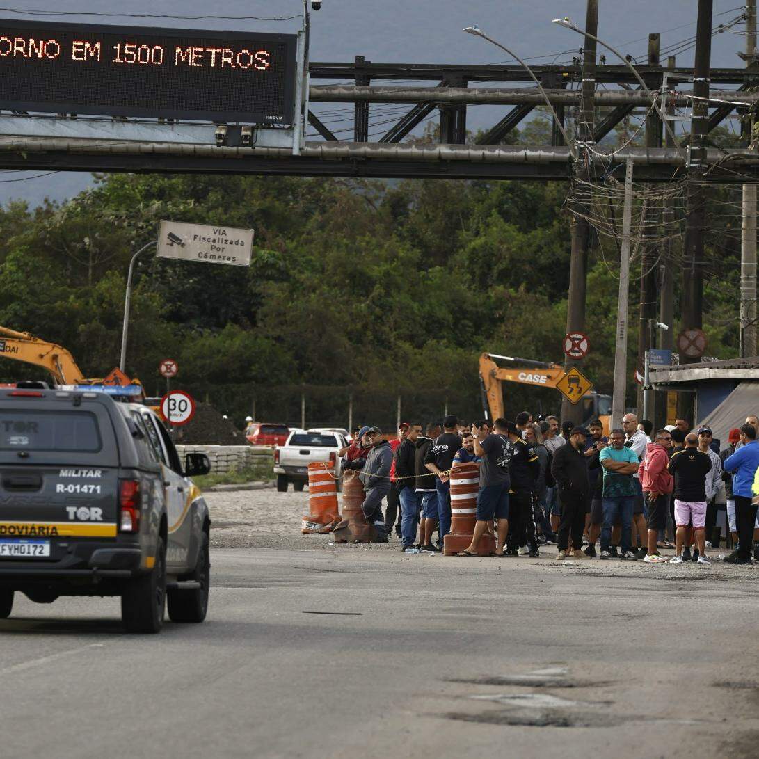 As manifestações se intensificaram nesta terça-feira (14), no Porto de Santos