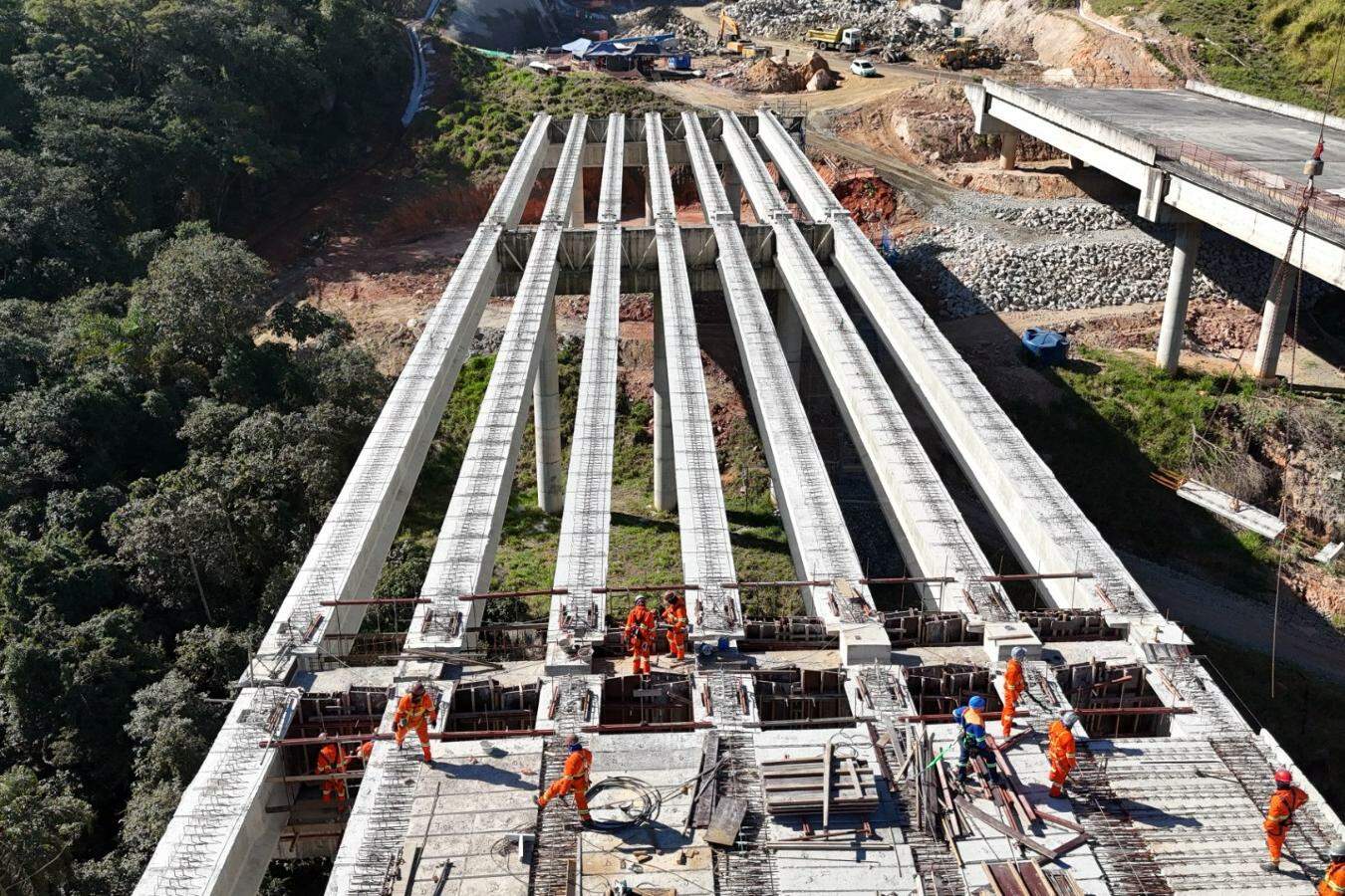 The remaining 20 kilometers of the Northern Section will cross the municipalities of São Paulo, Guarulhos and Arujá, handling a high volume of truck traffic