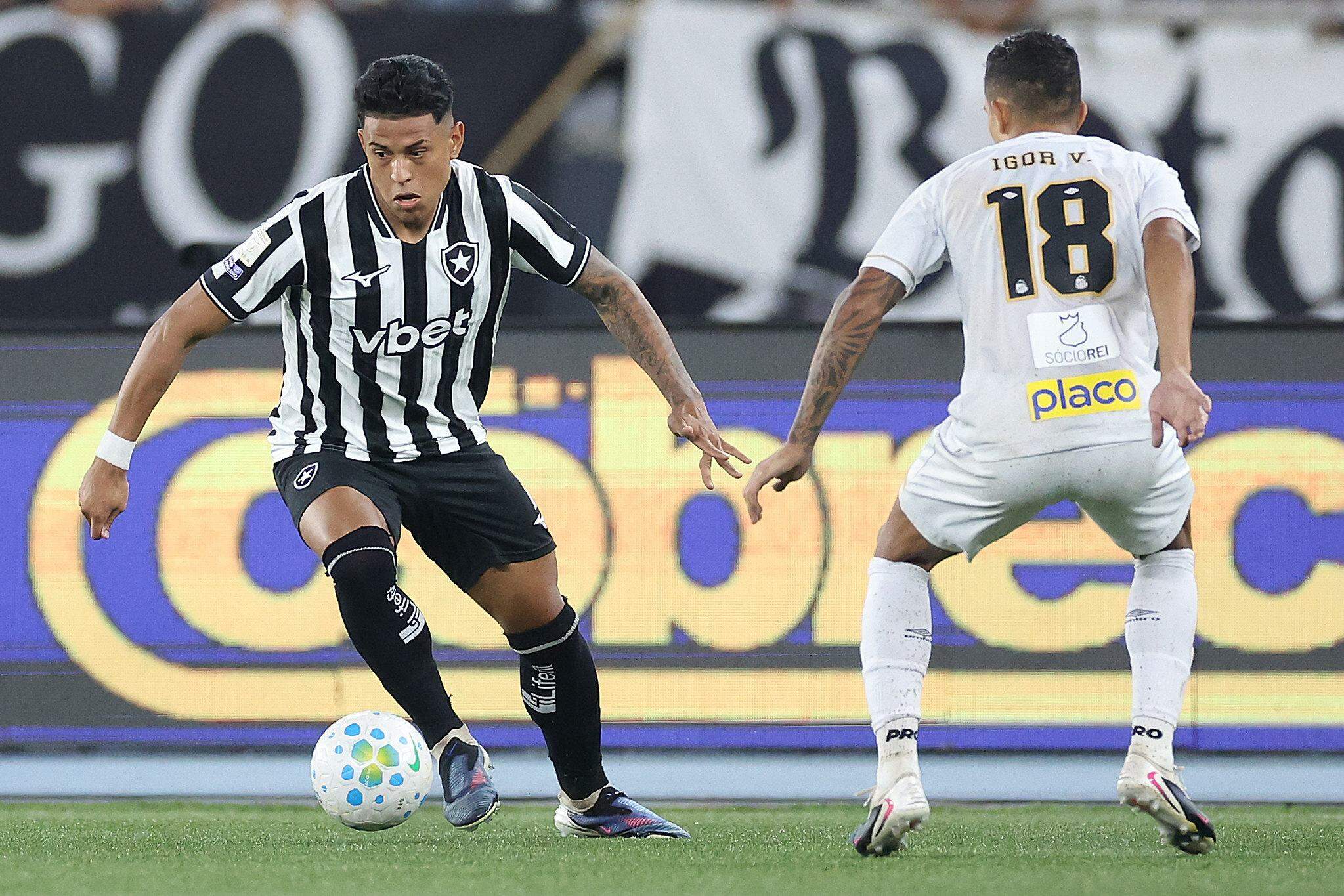 Com a derrota, o Santos permanece com 21 pontos, mas cai para a 16ª posição