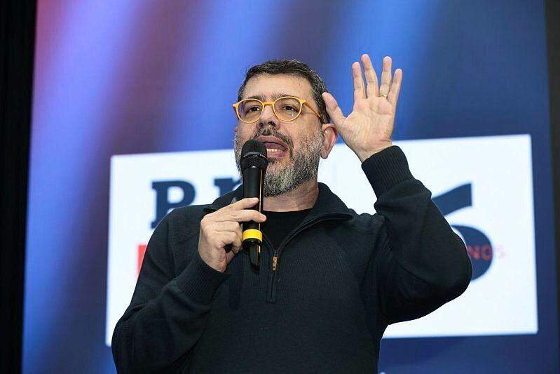 Pedro Doria abordou a profunda mudança na base da sociedade brasileira ao longo dos anos e a influência disso no modelo político atual