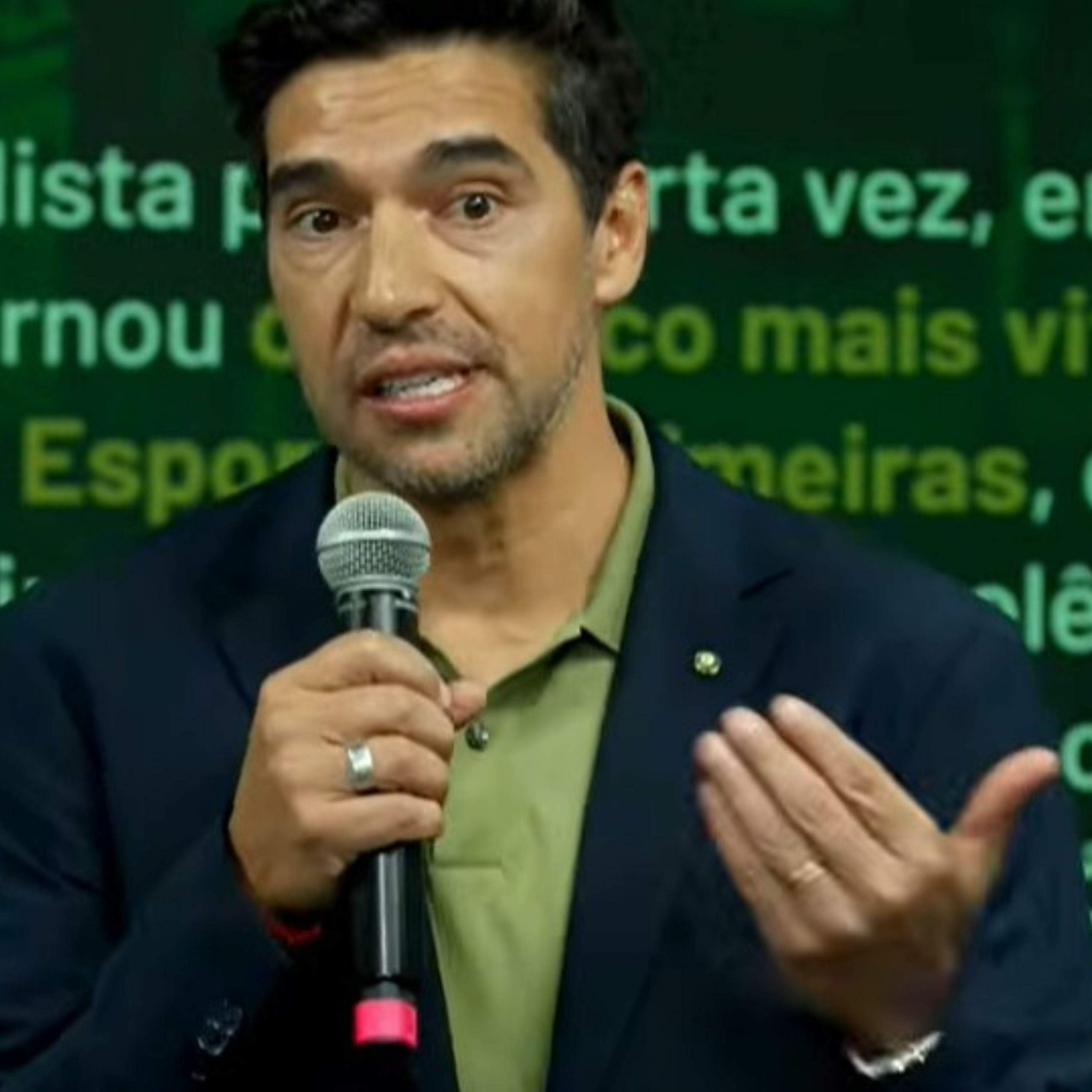 Abel Ferreira é homenageado pelo Palmeiras e revela sonho: 'Voltar a ganhar a Libertadores'