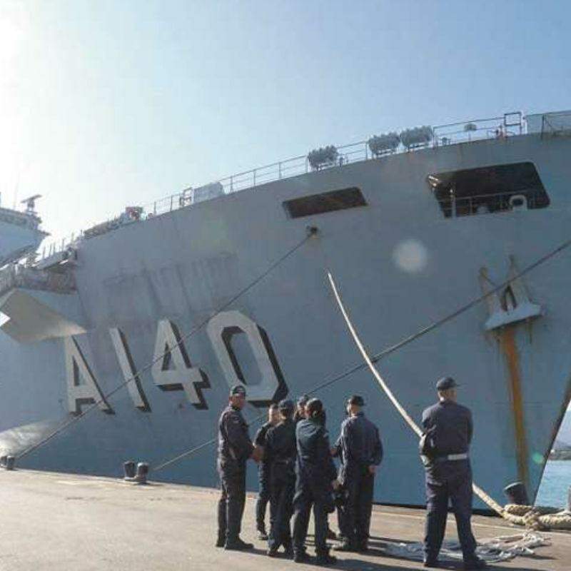 Embarcação tem capacidade para acomodar 1,1 mil pessoas e operar com até 23 helicópteros, transportando até 21,5 mil toneladas.