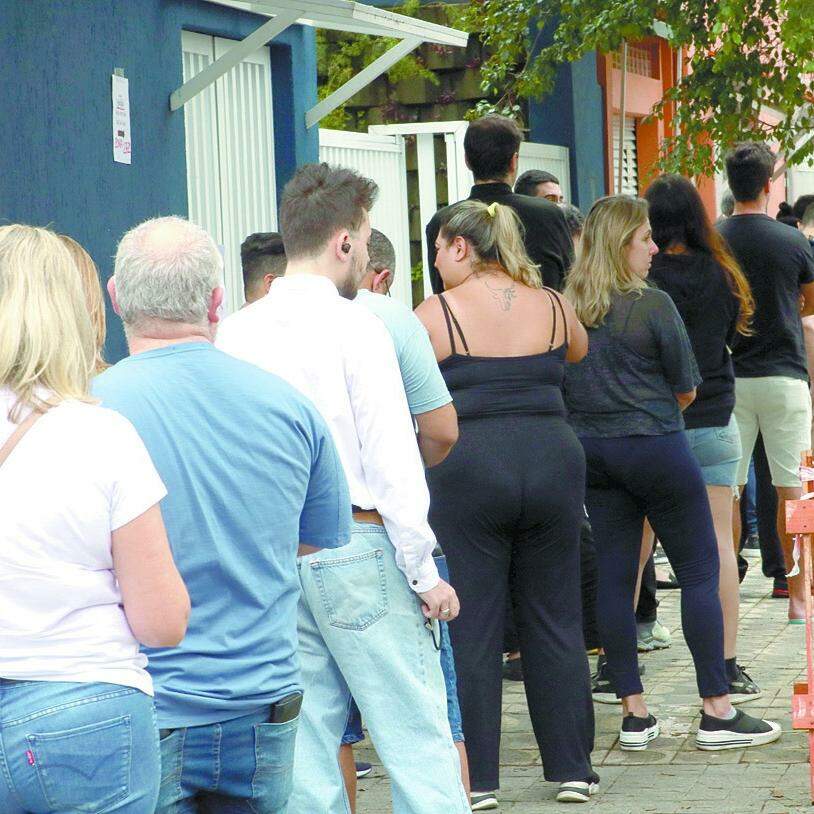 Eleitores com 16 e 17 anos, com mais de 70 anos ou analfabetos podem escolher se vão às urnas ou não