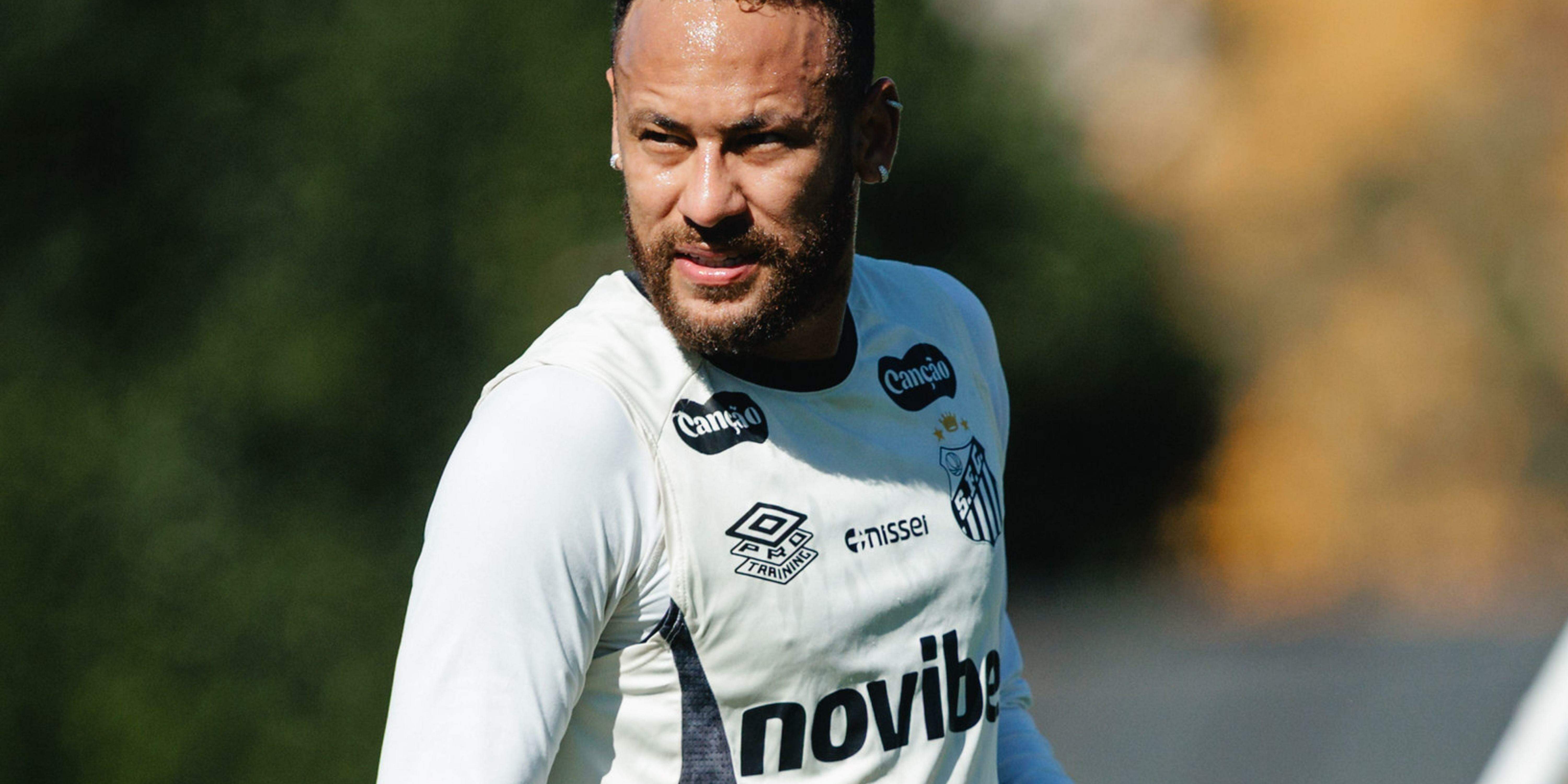 Neymar segue cronograma de preparação física após retornar da seleção brasileira, de acordo com o anúncio do Peixe