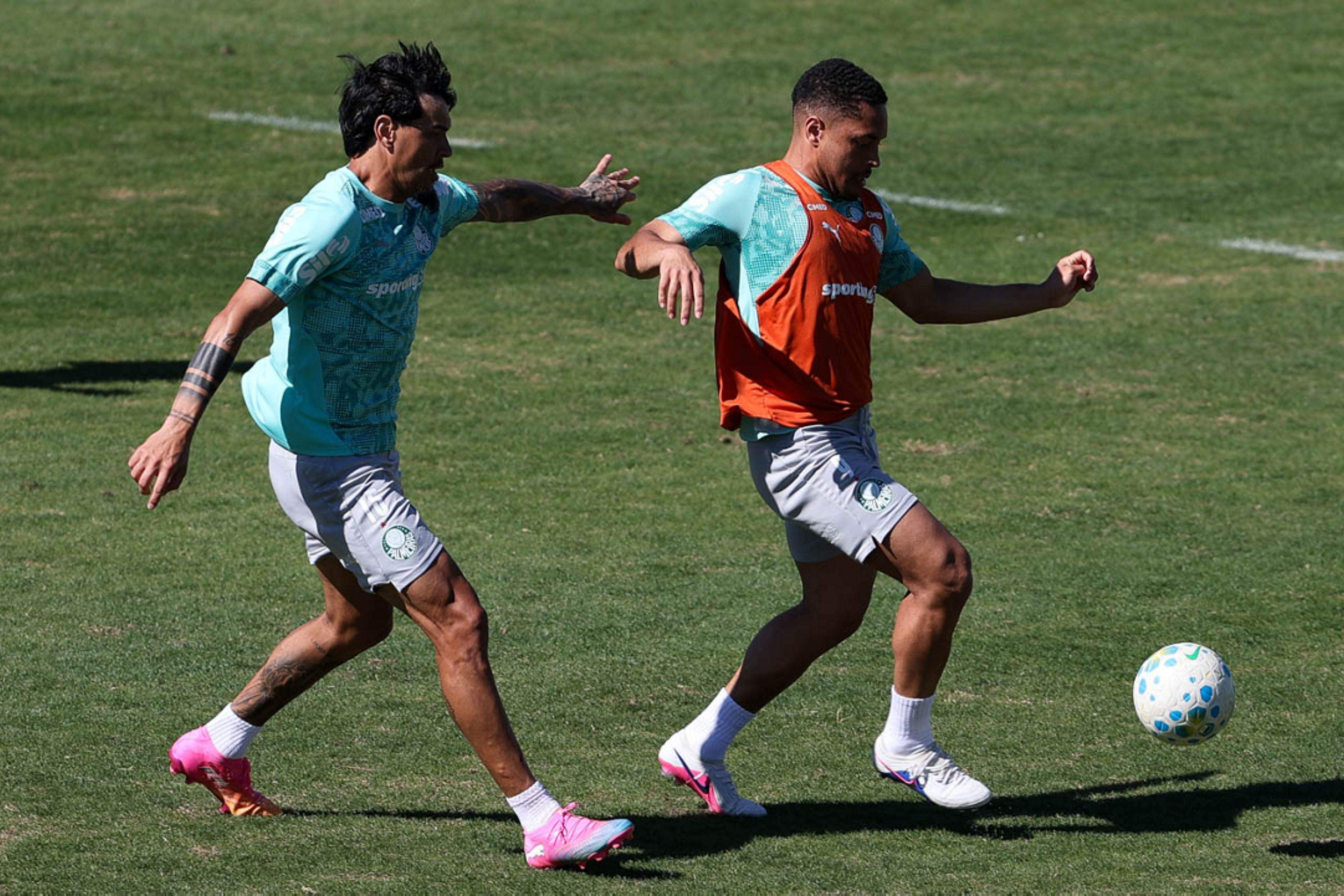 Vitor Roque, que está em fase final de transição física após ter sido submetido à cirurgia no tornozelo esquerdo, já chegou a participar dos últimos jogos-treinos durante esse período em que o Nacional ficou parado por conta da Copa do Mundo.