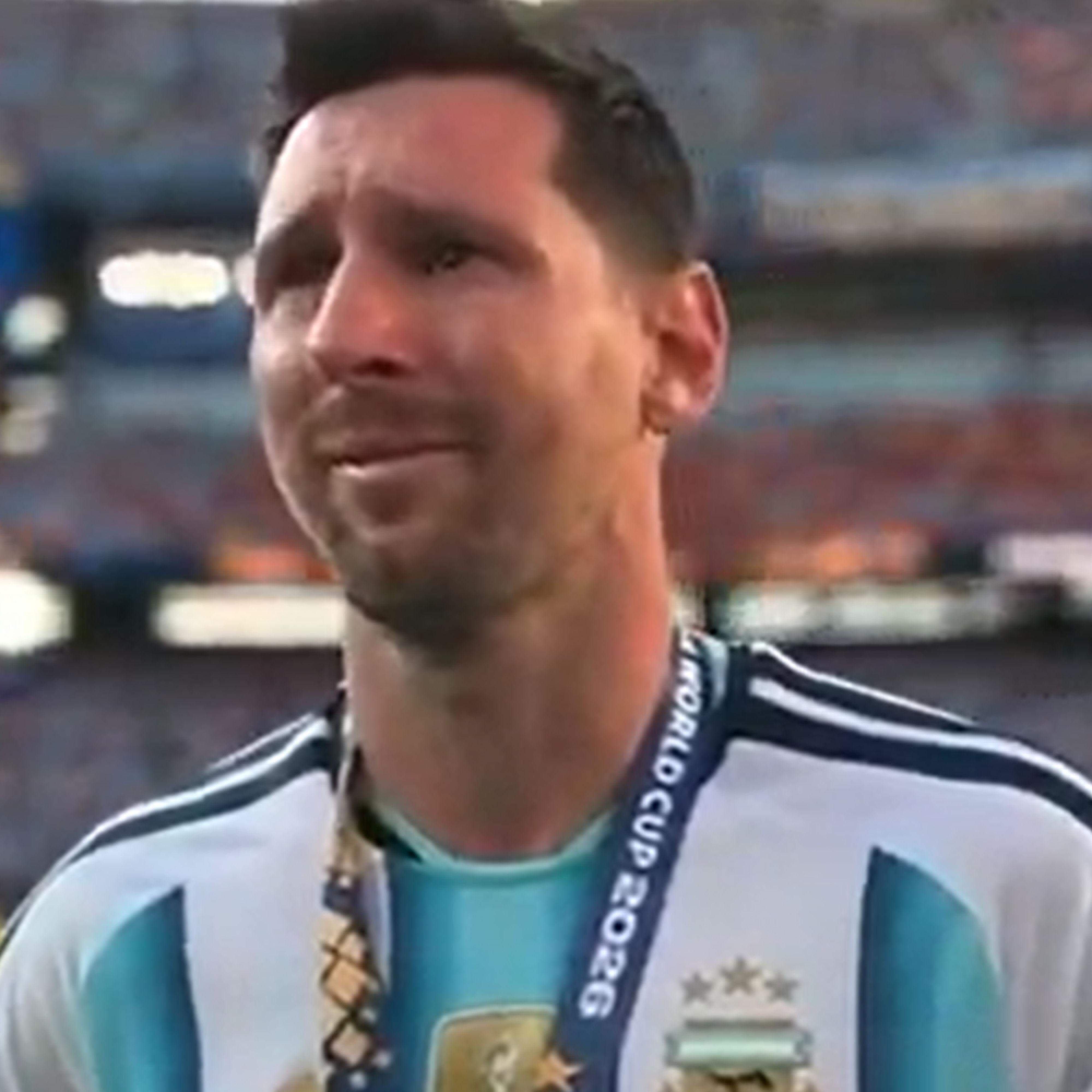 "A dor é imensa e vai demorar para esta ferida cicatrizar", escreveu Messi em seu perfil no Instagram