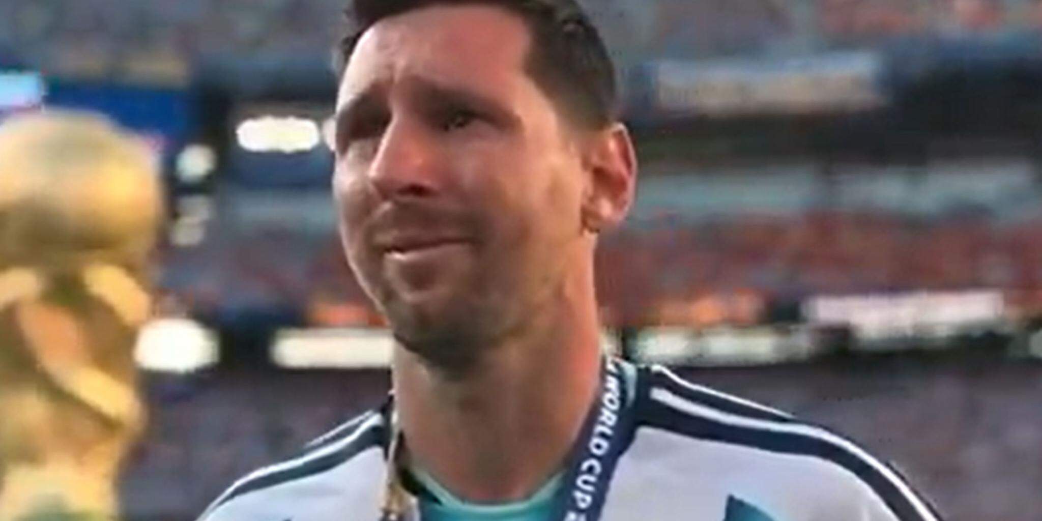 "A dor é imensa e vai demorar para esta ferida cicatrizar", escreveu Messi em seu perfil no Instagram