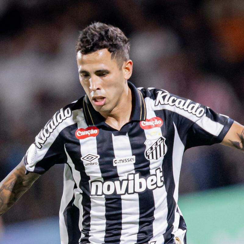 Christian Oliva é uma das novidades do Santos para enfrentar o Universidad Central-VEN