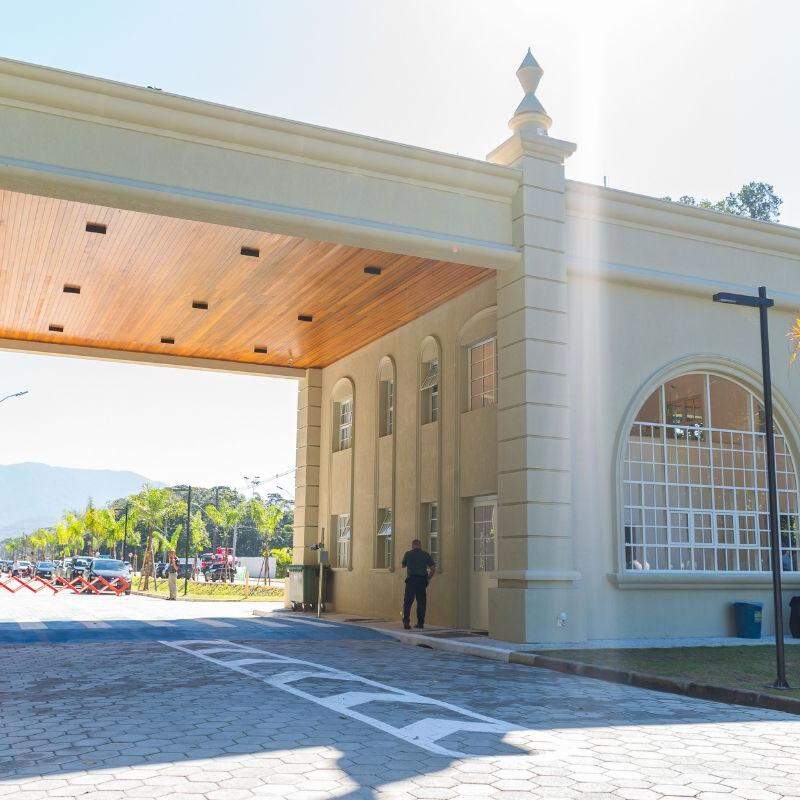 O novo acesso à Riviera de São Lourenço deve reduzir a concentração de veículos em períodos de maior movimento, melhorar a circulação entre diferentes bairros e aumentar a segurança local