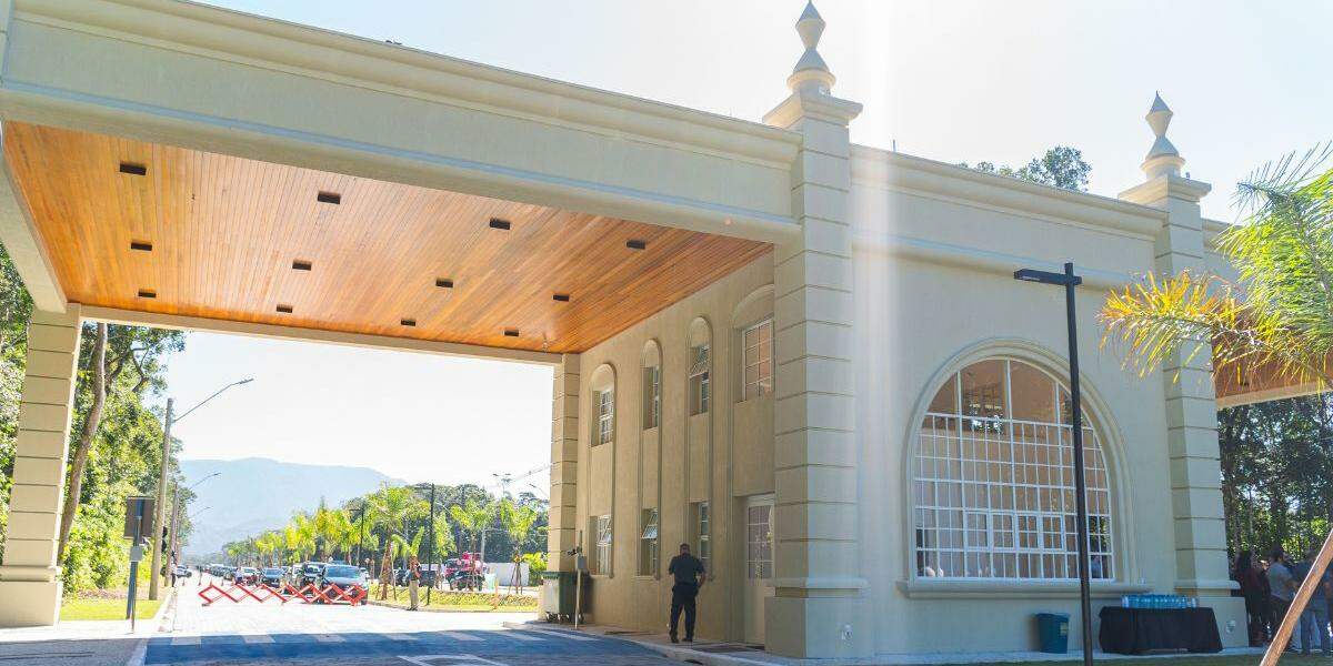 O novo acesso à Riviera de São Lourenço deve reduzir a concentração de veículos em períodos de maior movimento, melhorar a circulação entre diferentes bairros e aumentar a segurança local