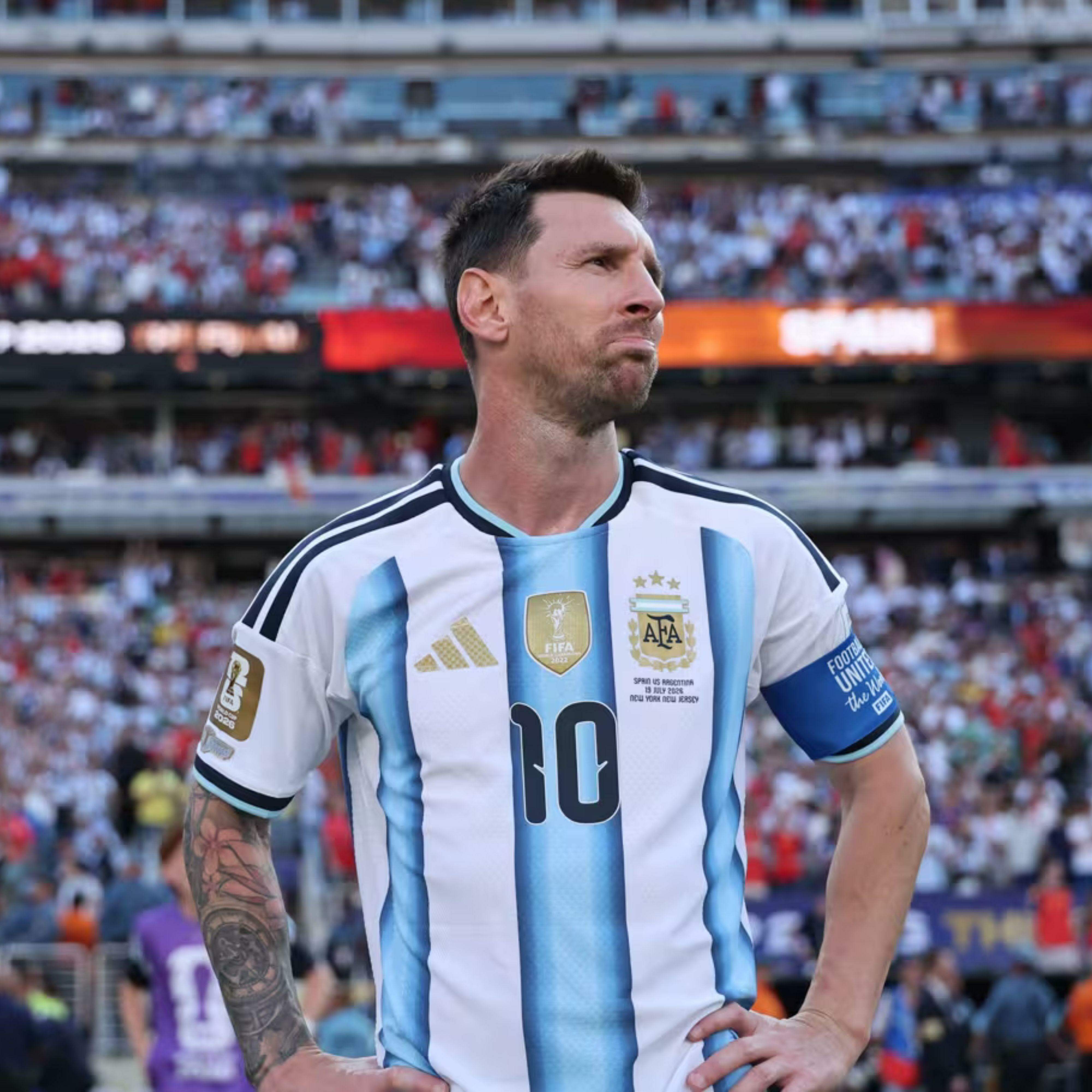 Messi desembarca na Argentina com a família para descansar após 'amargar' o vice da Copa