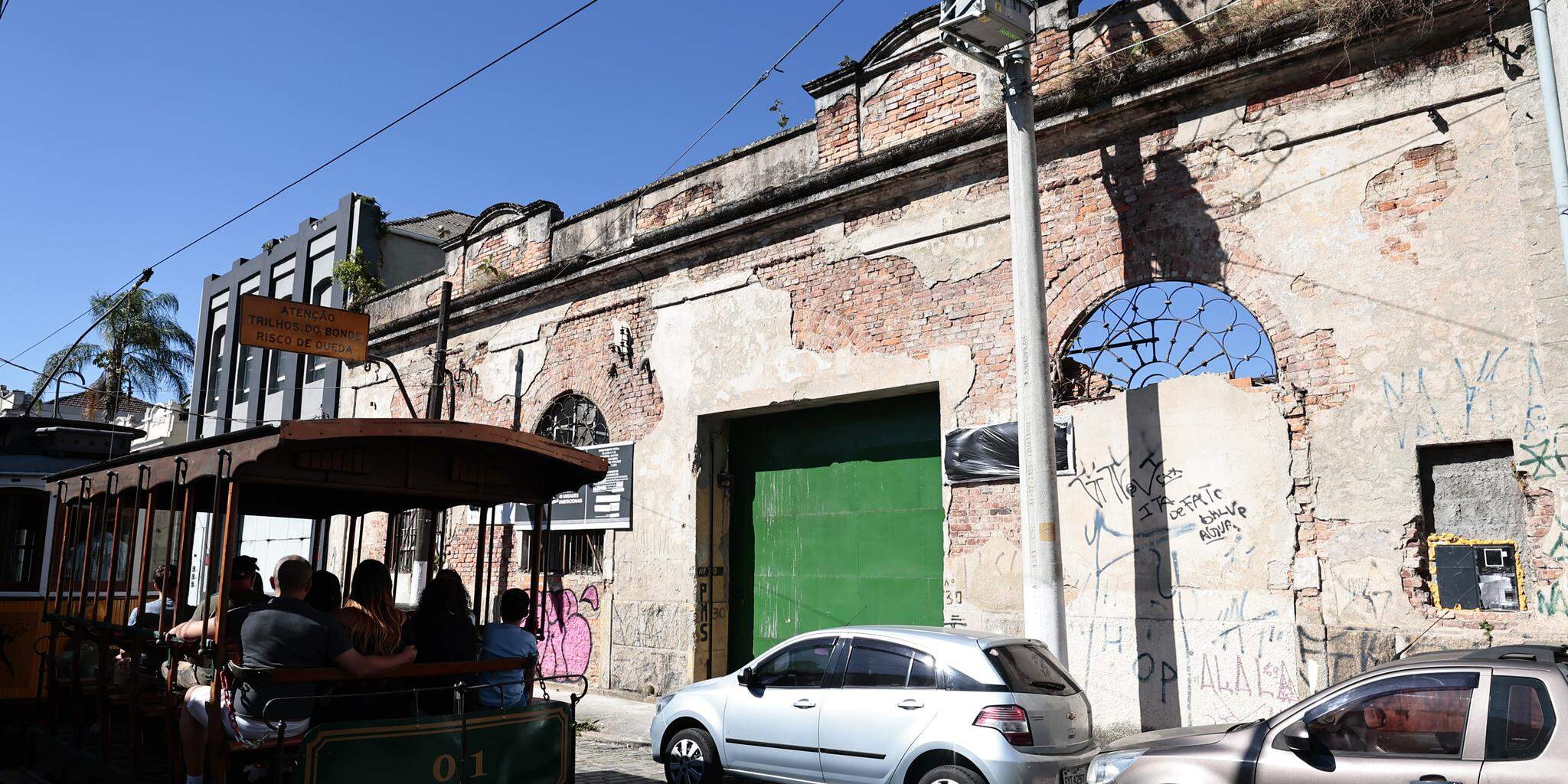 Fachada do terreno onde se erguerá o Conjunto Santos AG: tombamento requer estudos, diz Município