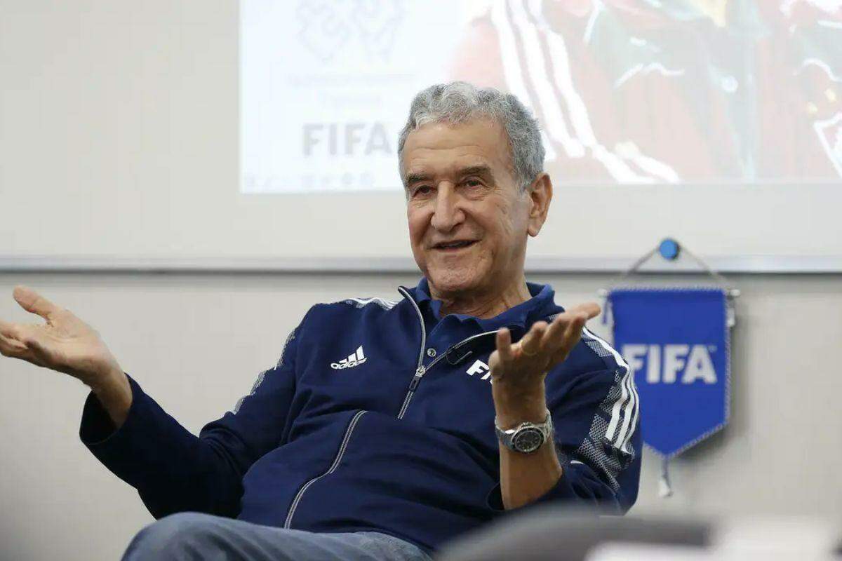 Parreira apresenta melhora e pode deixar UTI até o final de semana
