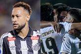 Neymar (à esq.), que não viajou para a Venezuela, e os demais jogadores do Santos que jogaram pela Copa Sul-Americana receberam folga após atraso no retorno ao Brasil