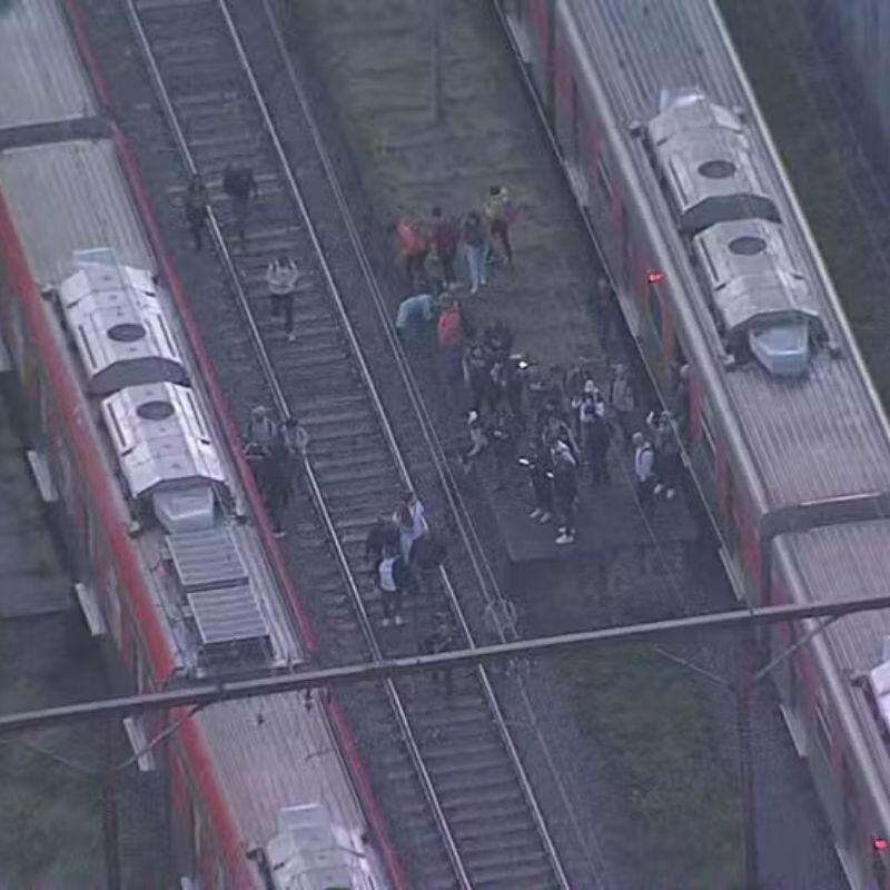 Trens voltam a apresentar falhas pelo terceiro dia seguido após mudança de concessão em São Paulo