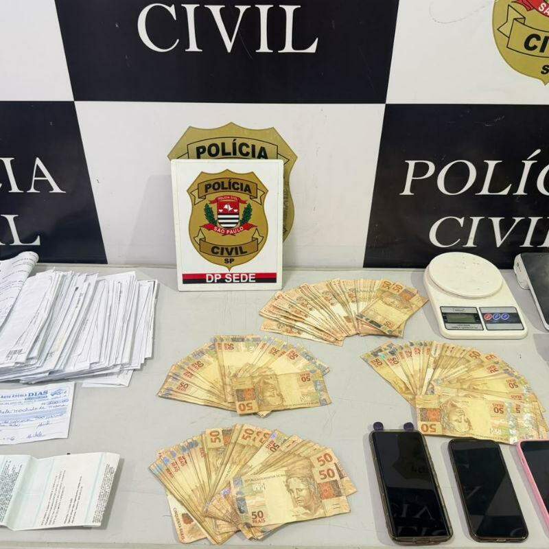 Todos os objetos foram apreendidos pela Polícia Civil para dar prosseguimento às investigações