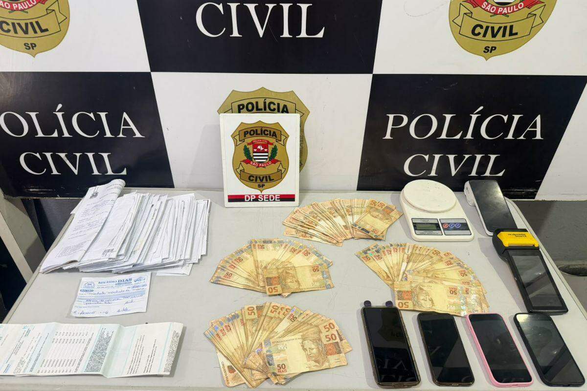 Todos os objetos foram apreendidos pela Polícia Civil para dar prosseguimento às investigações